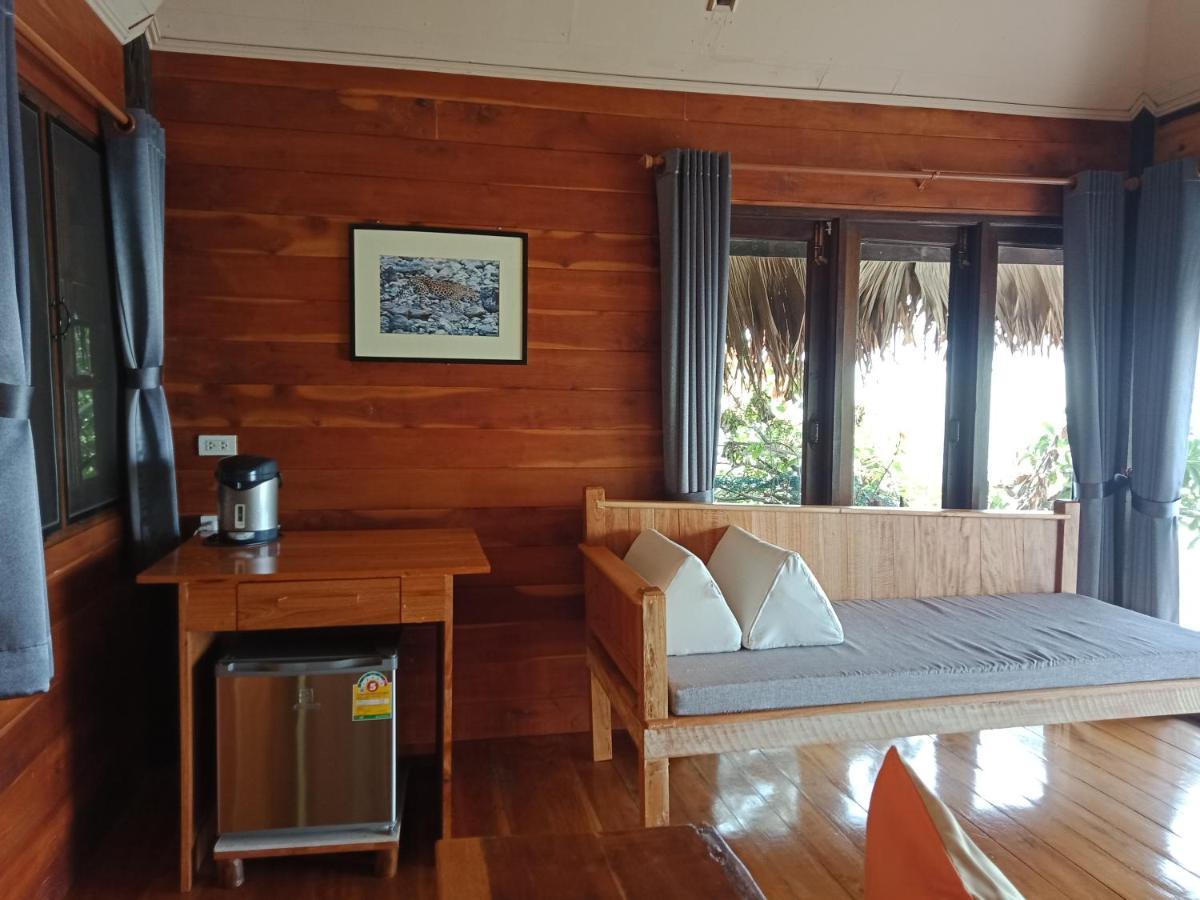 Wetlandcamp บ้านชายเล Phatthalung Exteriör bild