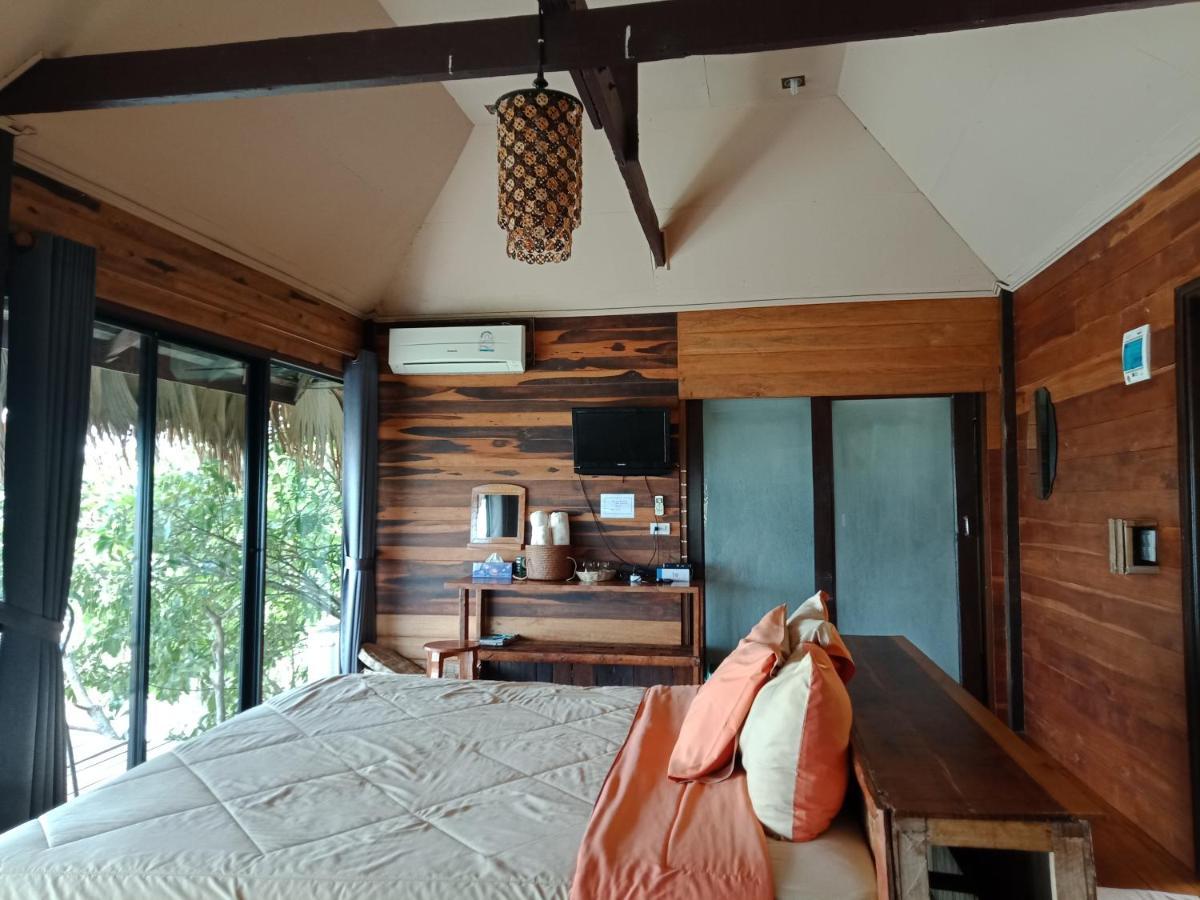Wetlandcamp บ้านชายเล Phatthalung Exteriör bild