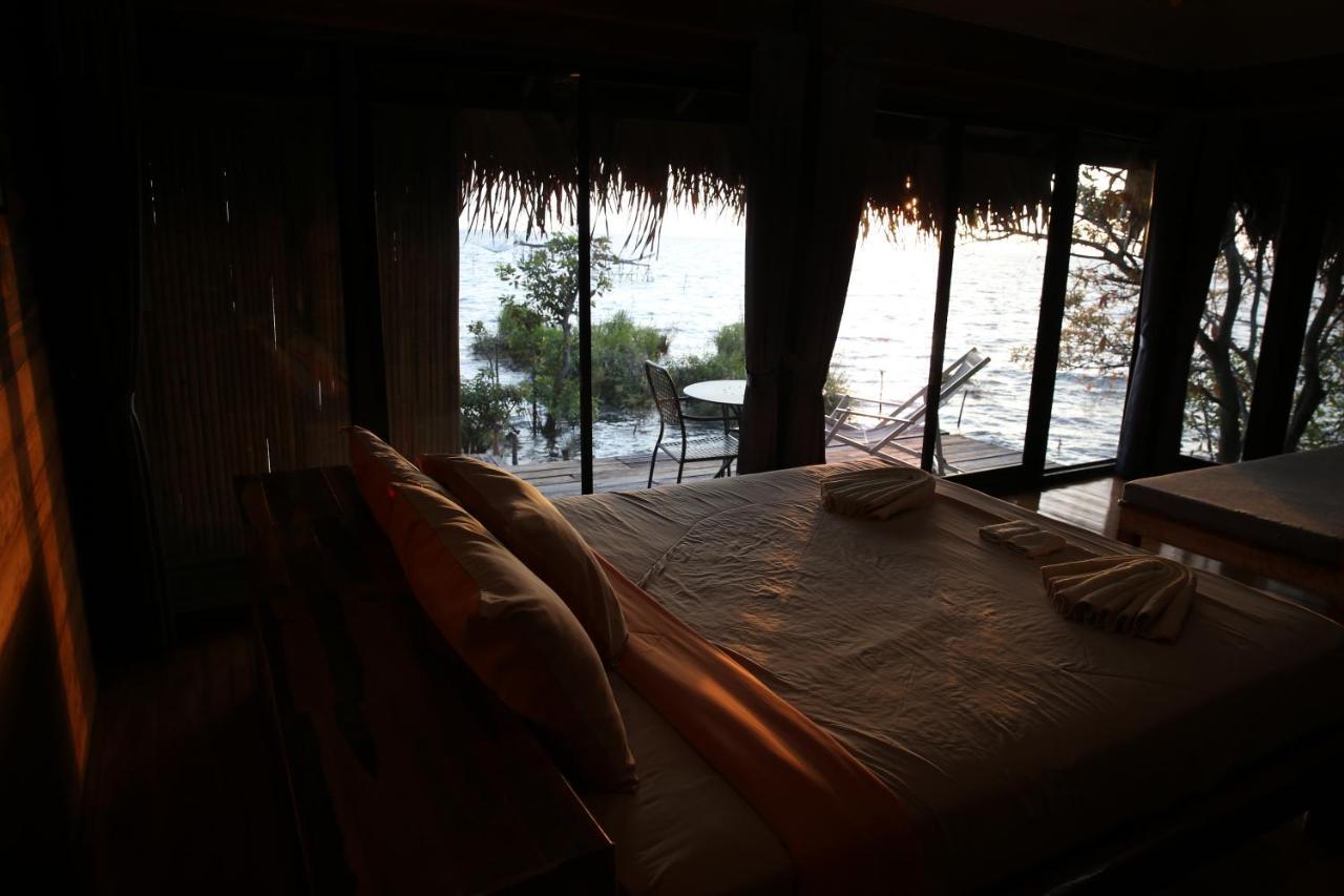 Wetlandcamp บ้านชายเล Phatthalung Exteriör bild