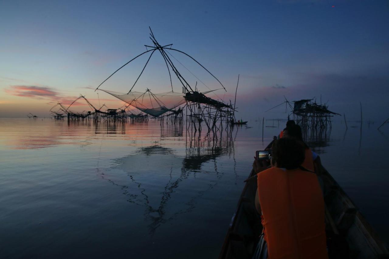 Wetlandcamp บ้านชายเล Phatthalung Exteriör bild